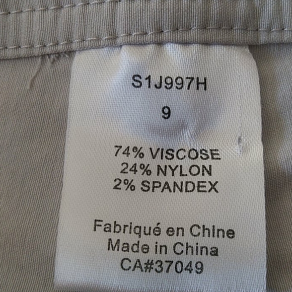 Stretch Western Pleated Silver Accent Gray Skirt - Picture 3 of 12